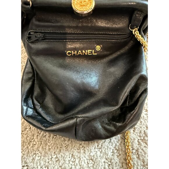 Chanel Black Leather Gold Kiss Lock Bag - Picture 11 of 12